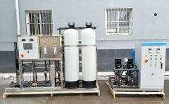 某模具技術(shù)公司采購(gòu)2T/H單級(jí)反滲透加變頻供水工程案例 某模具技術(shù)公司采購(gòu)2T/H單級(jí)反滲透加變頻供水工程案例